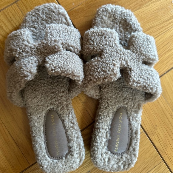 Furry slipper - Picture 1 of 4